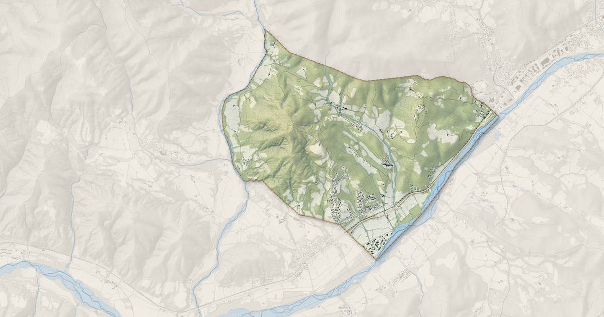 Portrait cartographique de Aiglun : relief, eau, forêts, bâti et voies, calculés à partir des données de l'IGN