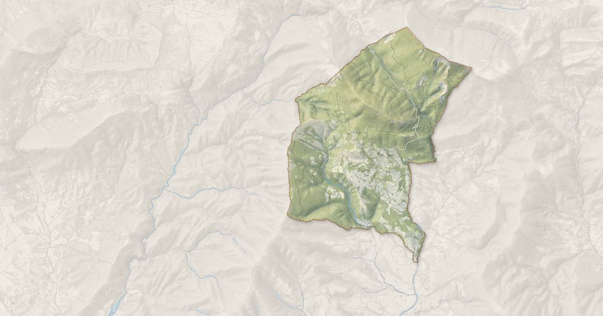 Portrait cartographique de Le Castellard-Mélan : relief, eau, forêts, bâti et voies, calculés à partir des données de l'IGN