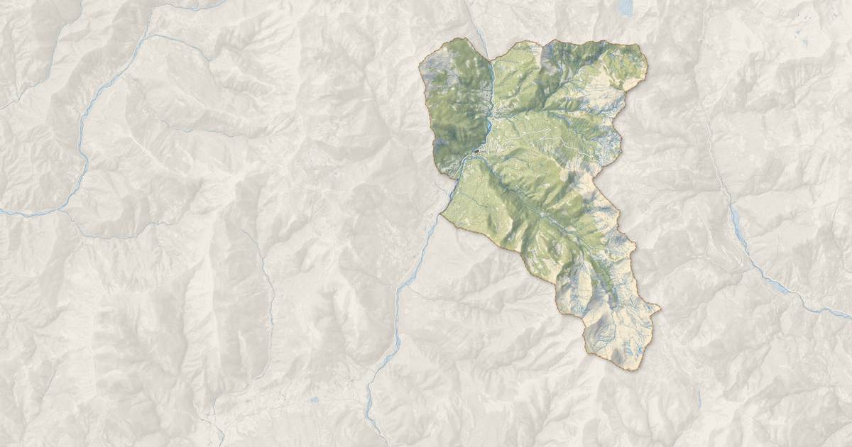 Portrait cartographique de Colmars : relief, eau, forêts, bâti et voies, calculés à partir des données de l'IGN