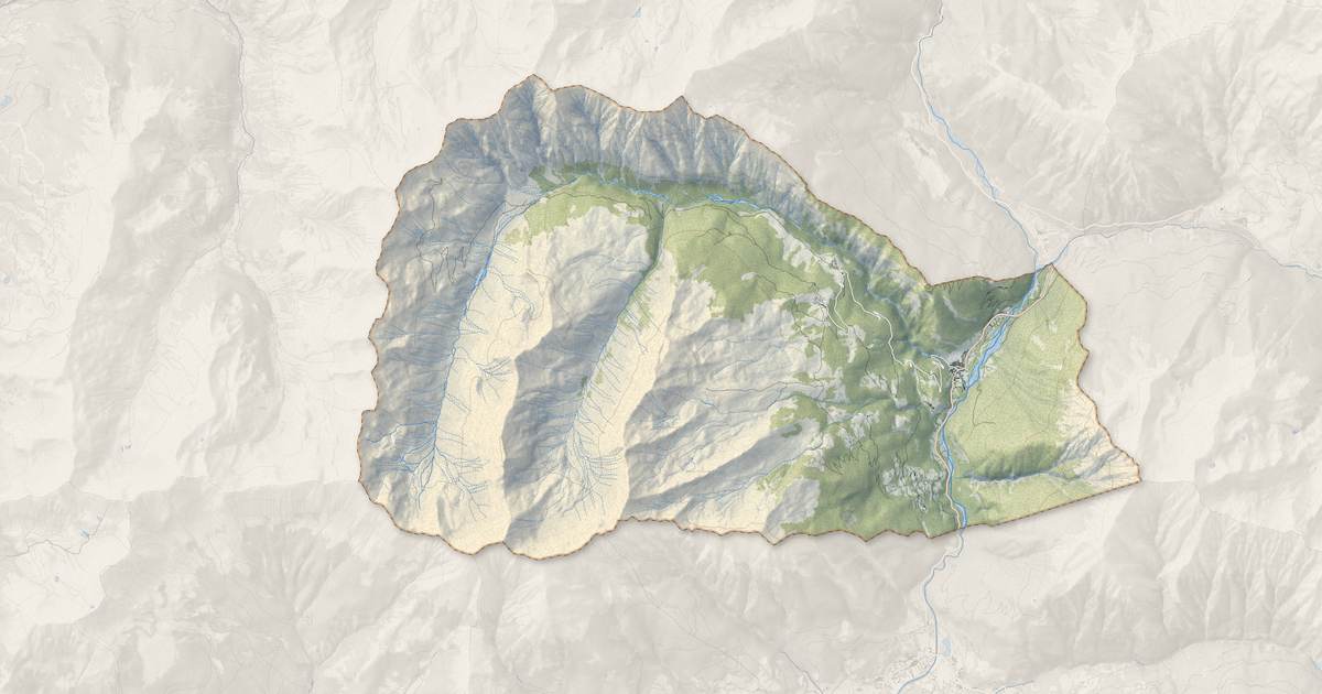 Portrait cartographique de La Condamine-Châtelard : relief, eau, forêts, bâti et voies, calculés à partir des données de l'IGN