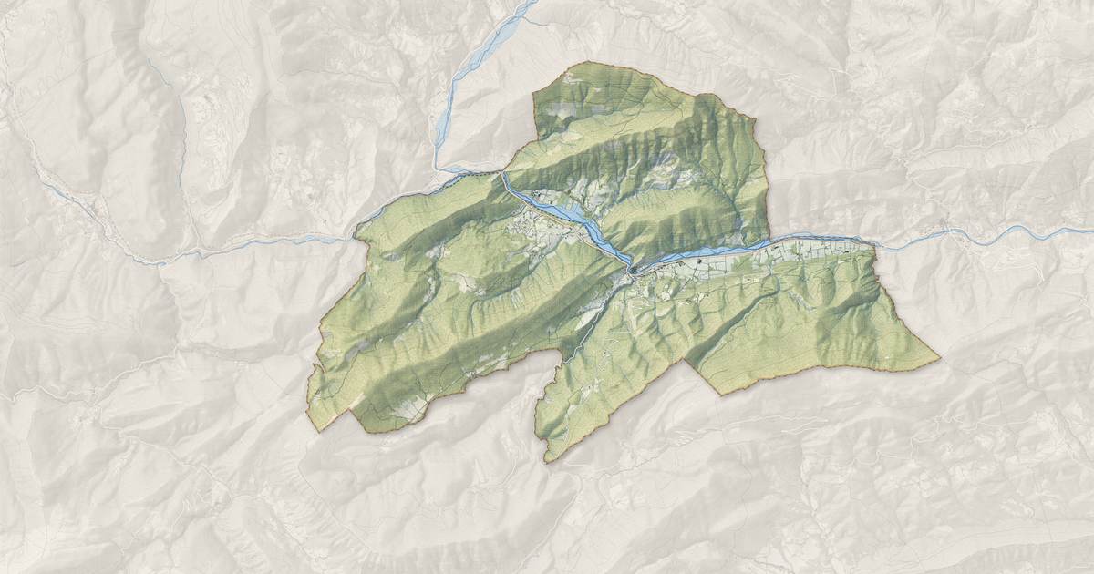 Portrait cartographique de Entrevaux : relief, eau, forêts, bâti et voies, calculés à partir des données de l'IGN
