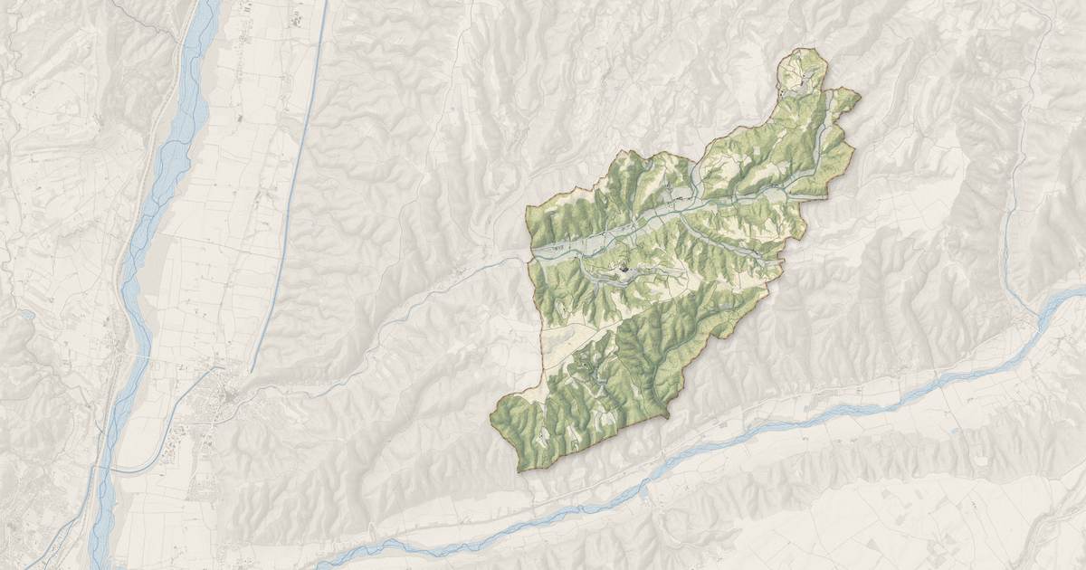 Portrait cartographique de Entrevennes : relief, eau, forêts, bâti et voies, calculés à partir des données de l'IGN