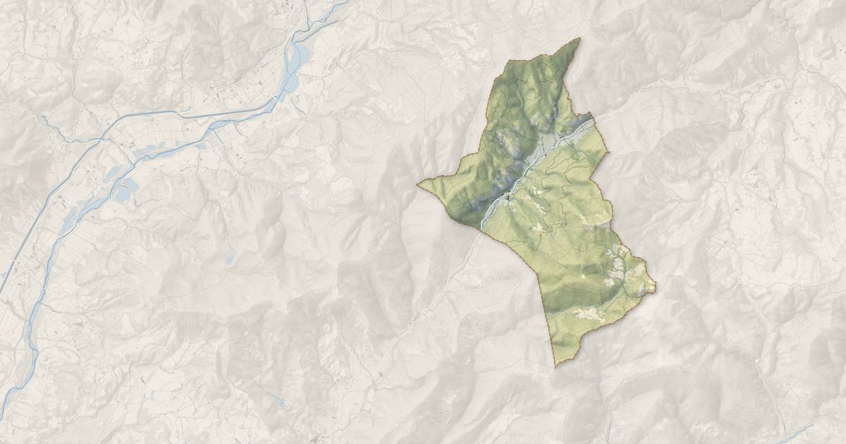 Portrait cartographique de Faucon-du-Caire : relief, eau, forêts, bâti et voies, calculés à partir des données de l'IGN