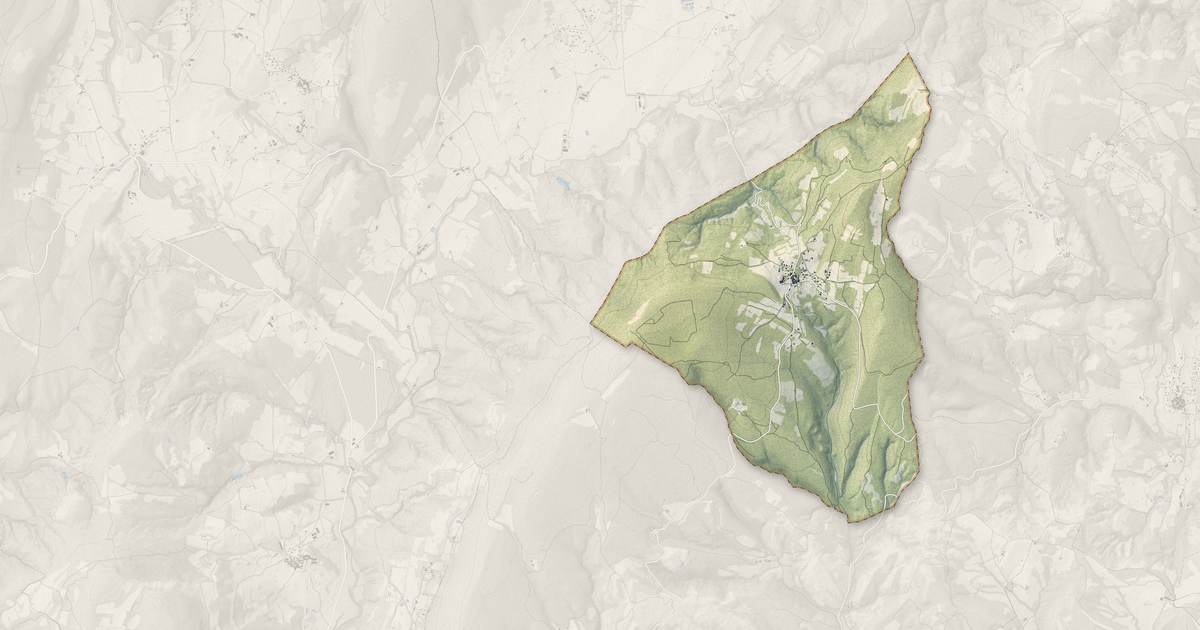 Portrait cartographique de Fontienne : relief, eau, forêts, bâti et voies, calculés à partir des données de l'IGN