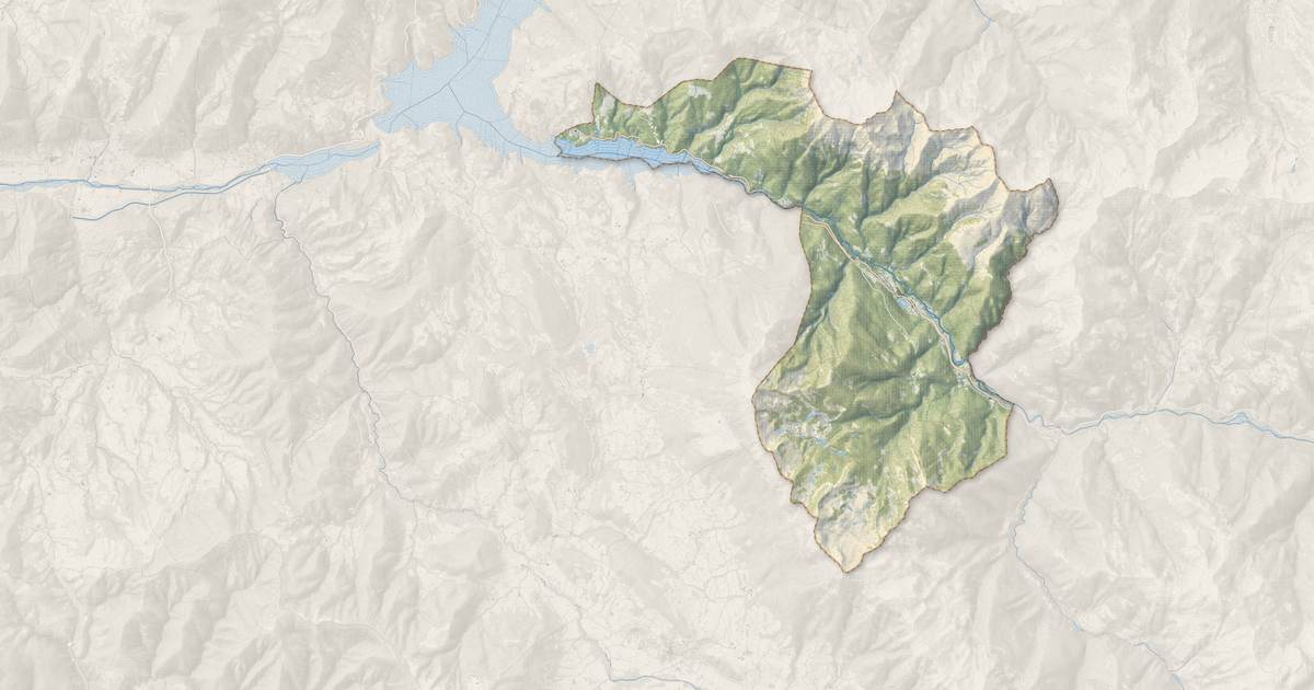 Portrait cartographique de Le Lauzet-Ubaye : relief, eau, forêts, bâti et voies, calculés à partir des données de l'IGN