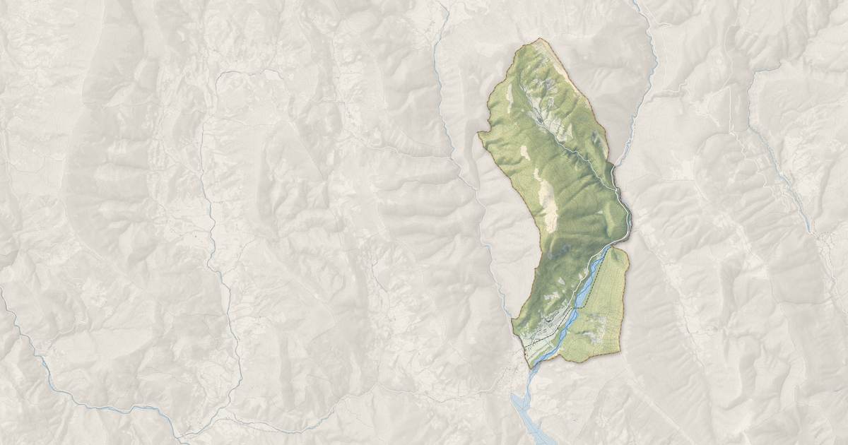 Portrait cartographique de La Mure-Argens : relief, eau, forêts, bâti et voies, calculés à partir des données de l'IGN