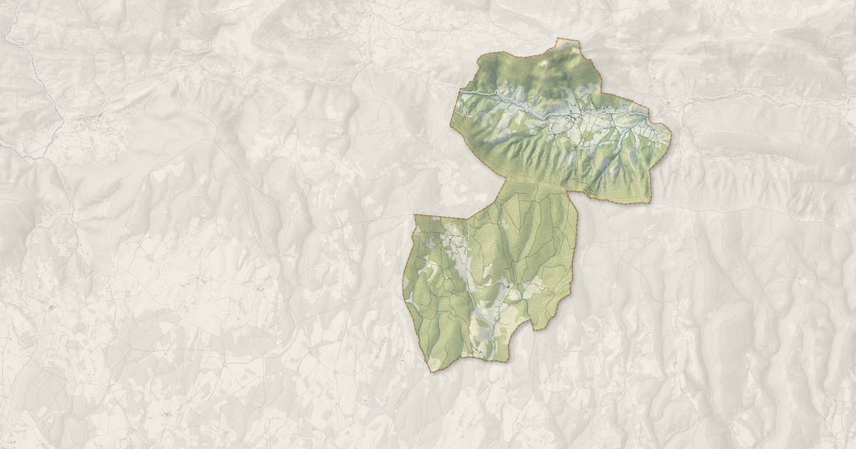 Portrait cartographique de Les Omergues : relief, eau, forêts, bâti et voies, calculés à partir des données de l'IGN