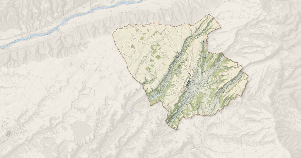 Portrait cartographique de Puimoisson : relief, eau, forêts, bâti et voies, calculés à partir des données de l'IGN