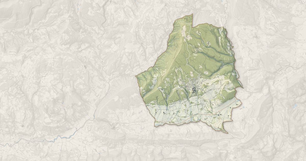 Portrait cartographique de Reillanne : relief, eau, forêts, bâti et voies, calculés à partir des données de l'IGN