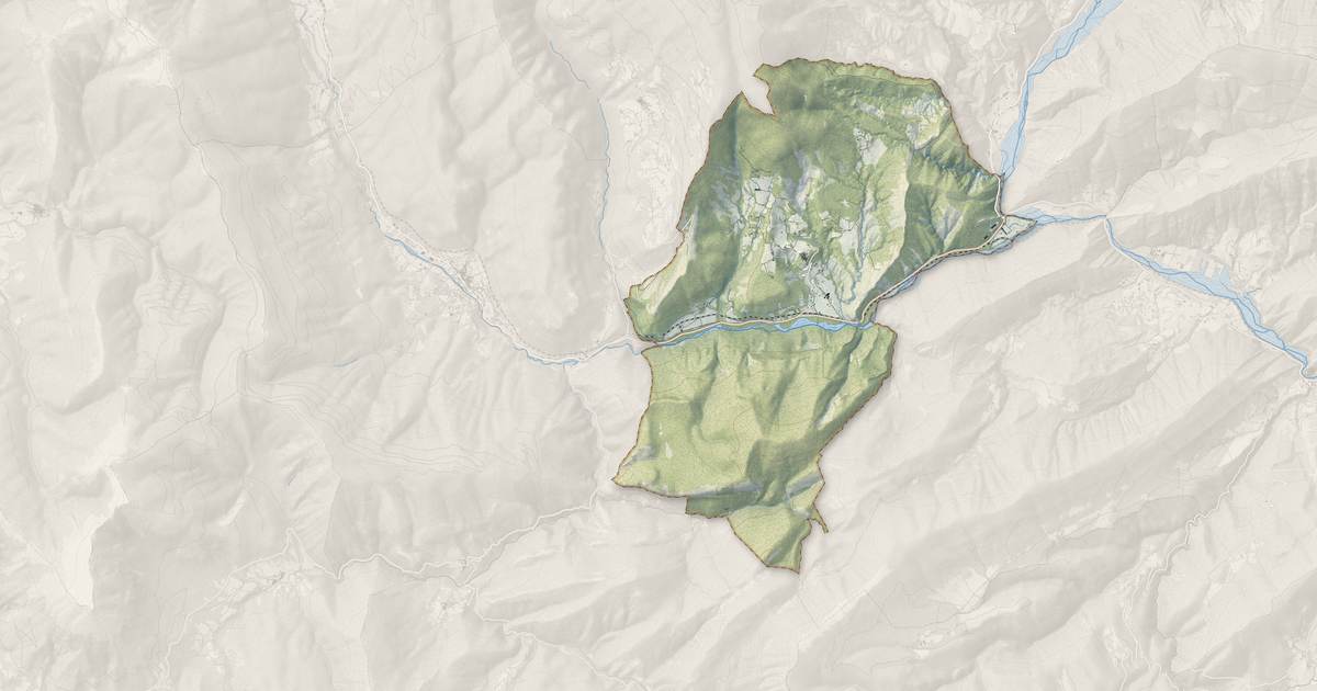 Portrait cartographique de Saint-Benoît : relief, eau, forêts, bâti et voies, calculés à partir des données de l'IGN