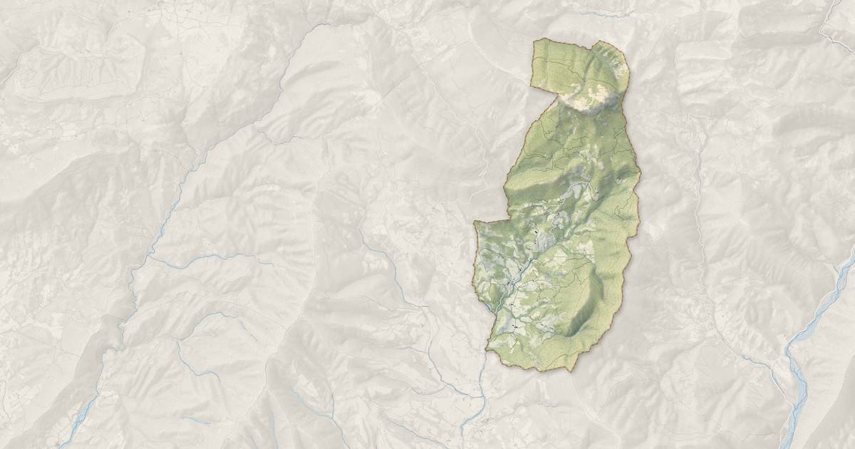 Portrait cartographique de Hautes-Duyes : relief, eau, forêts, bâti et voies, calculés à partir des données de l'IGN