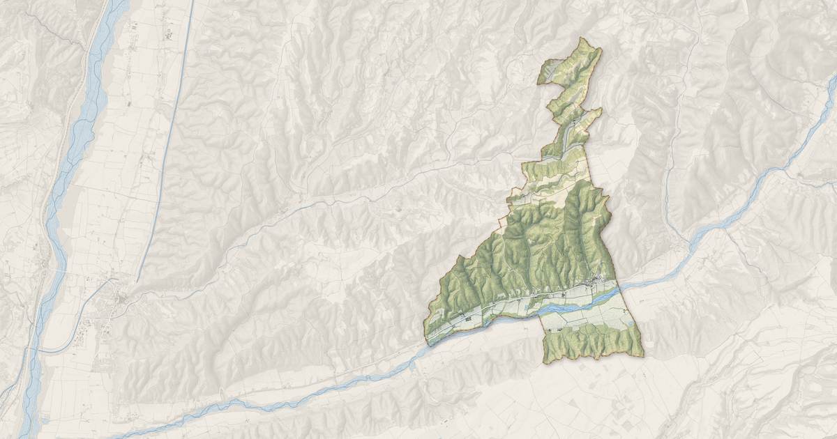Portrait cartographique de Saint-Julien-d'Asse : relief, eau, forêts, bâti et voies, calculés à partir des données de l'IGN