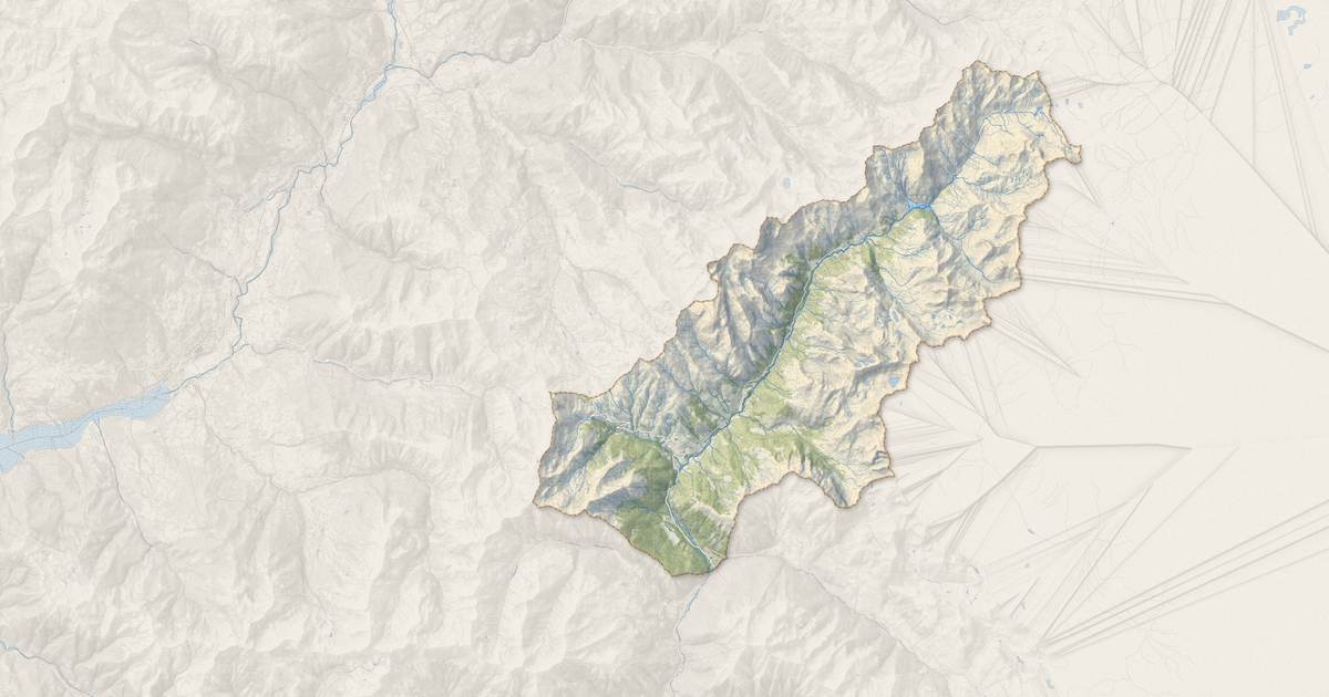 Portrait cartographique de Saint-Paul-sur-Ubaye : relief, eau, forêts, bâti et voies, calculés à partir des données de l'IGN