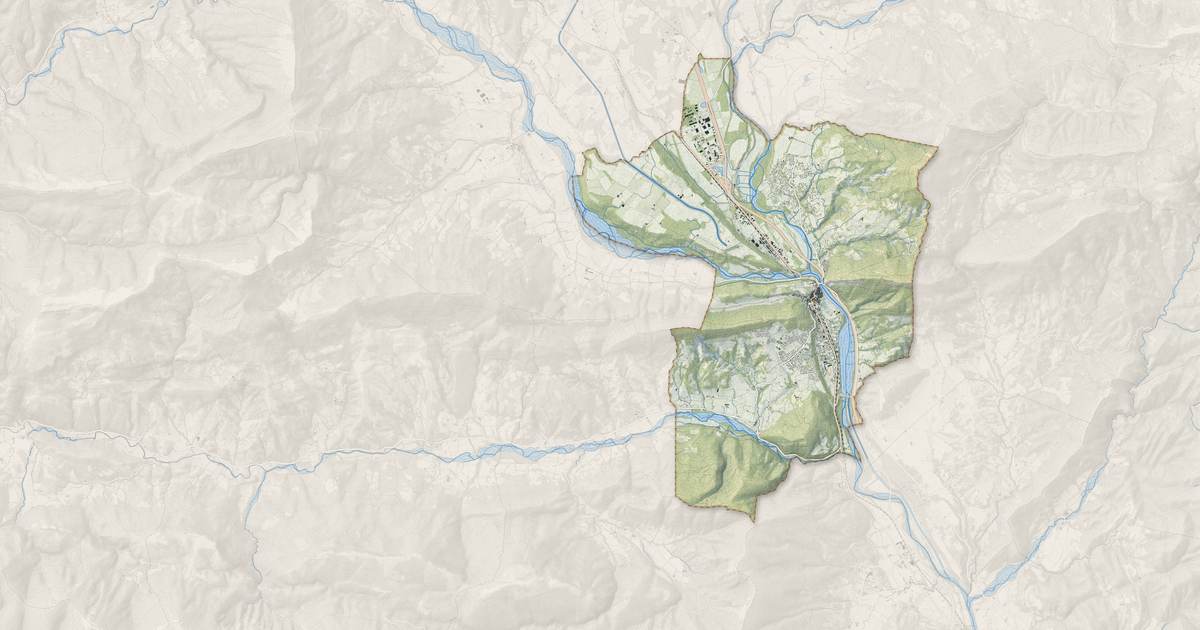 Portrait cartographique de Sisteron : relief, eau, forêts, bâti et voies, calculés à partir des données de l'IGN