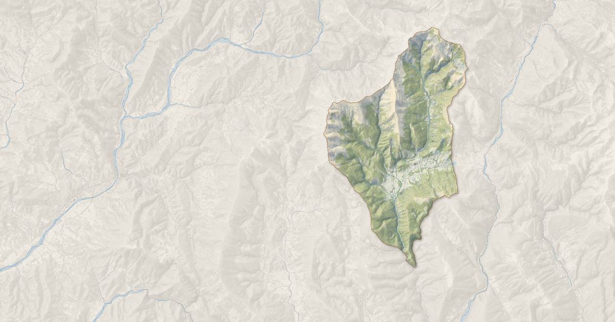 Portrait cartographique de Thorame-Basse : relief, eau, forêts, bâti et voies, calculés à partir des données de l'IGN