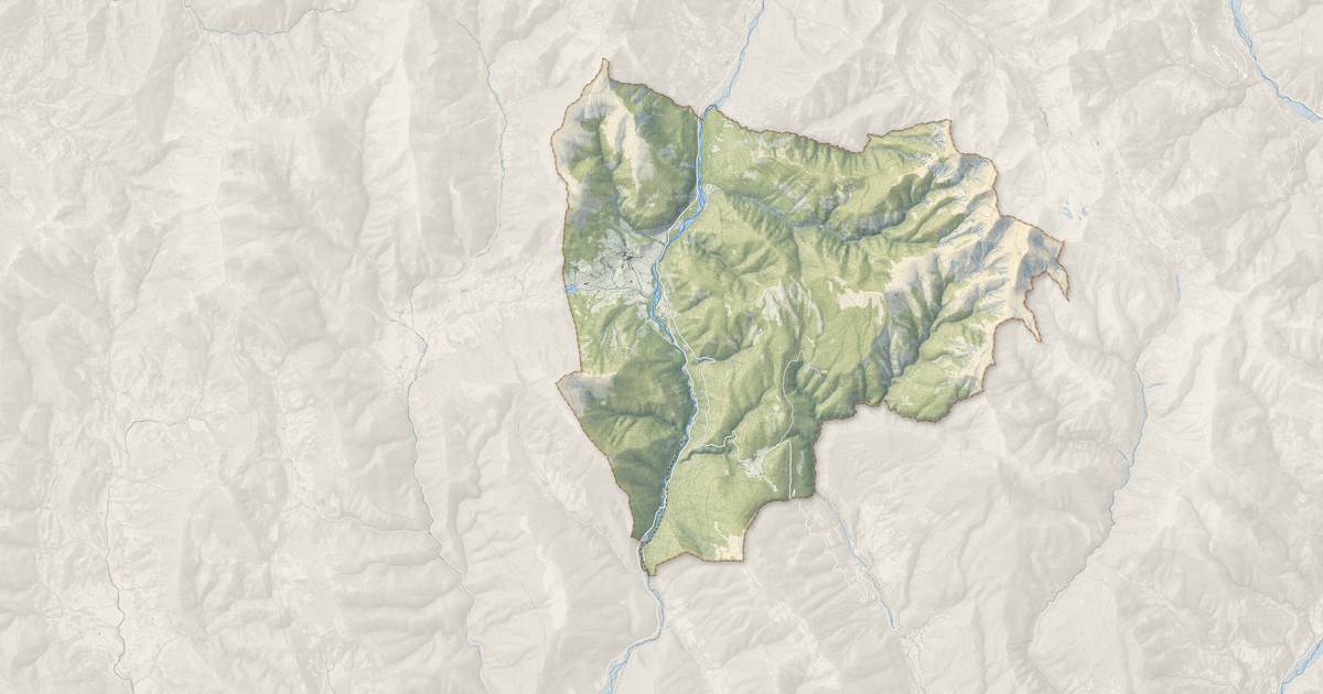 Portrait cartographique de Thorame-Haute : relief, eau, forêts, bâti et voies, calculés à partir des données de l'IGN