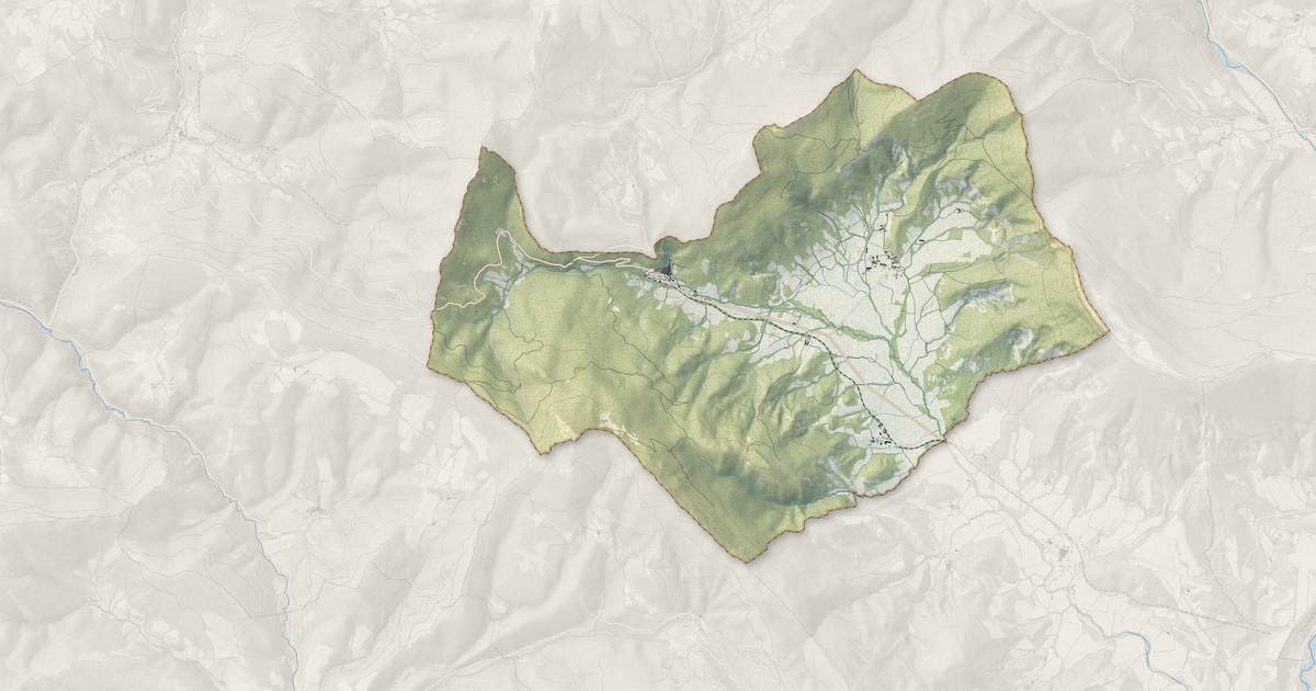 Portrait cartographique de La Beaume : relief, eau, forêts, bâti et voies, calculés à partir des données de l'IGN