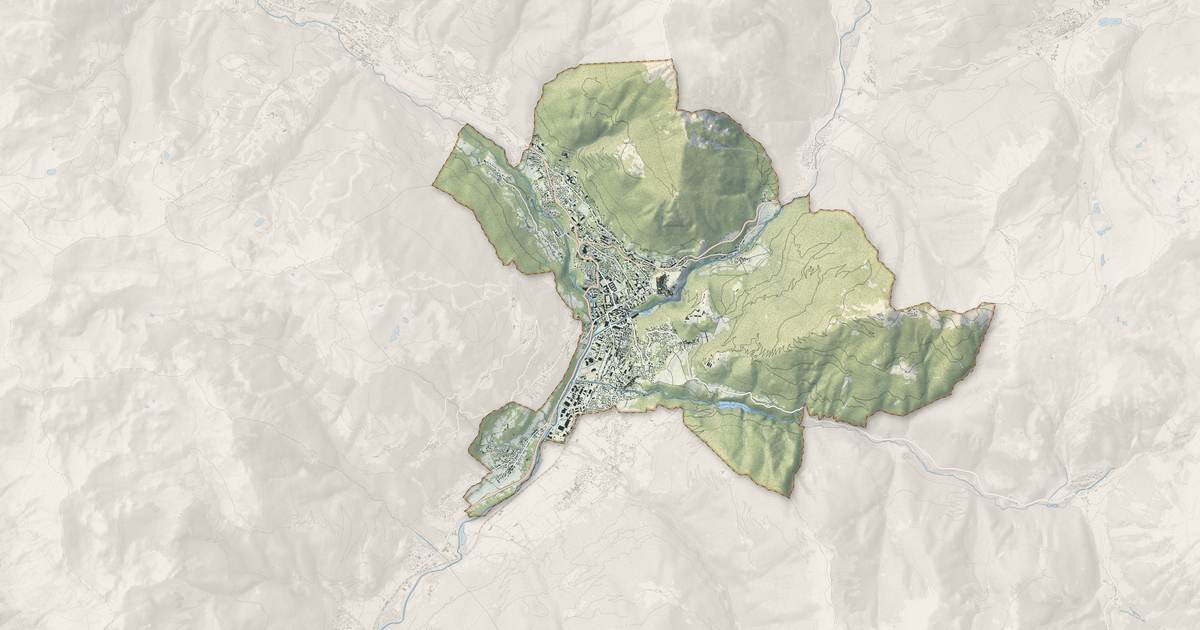 Portrait cartographique de Briançon : relief, eau, forêts, bâti et voies, calculés à partir des données de l'IGN