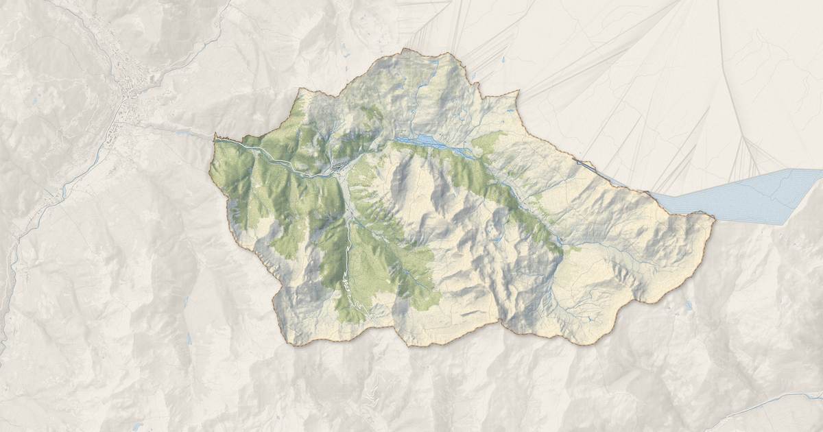 Portrait cartographique de Cervières : relief, eau, forêts, bâti et voies, calculés à partir des données de l'IGN