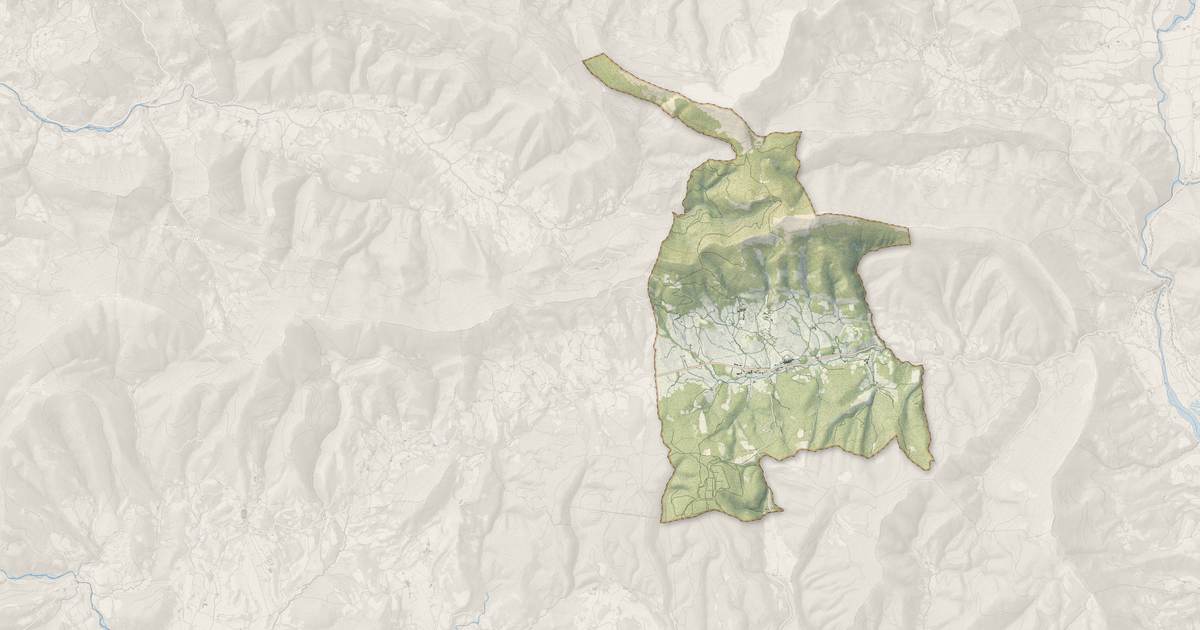 Portrait cartographique de L'Épine : relief, eau, forêts, bâti et voies, calculés à partir des données de l'IGN
