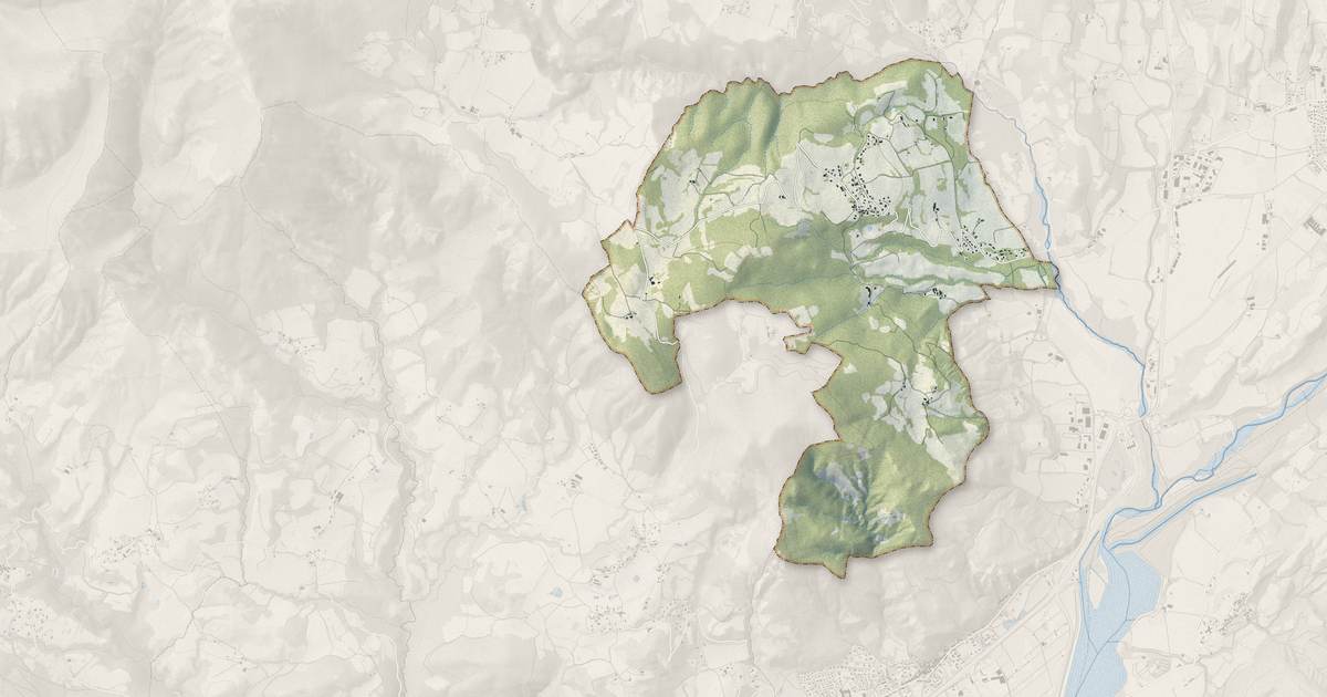 Portrait cartographique de Fouillouse : relief, eau, forêts, bâti et voies, calculés à partir des données de l'IGN