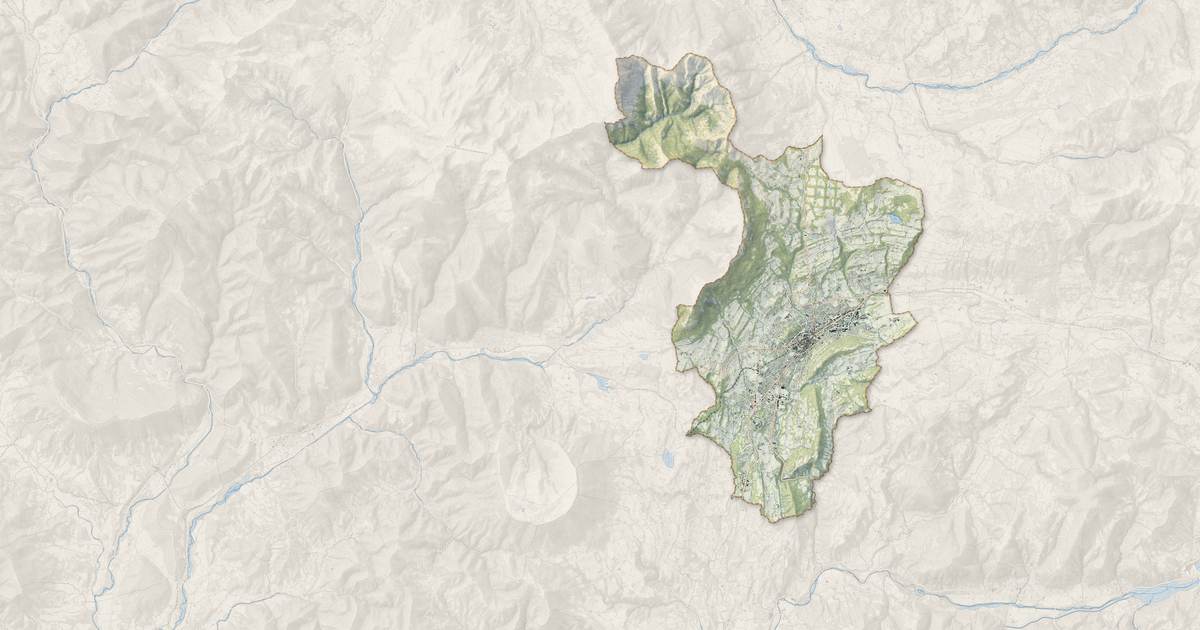 Portrait cartographique de Gap : relief, eau, forêts, bâti et voies, calculés à partir des données de l'IGN