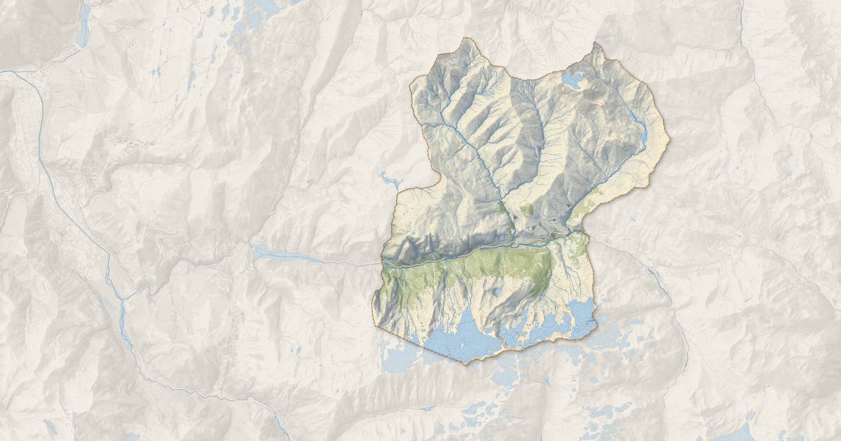 Portrait cartographique de La Grave : relief, eau, forêts, bâti et voies, calculés à partir des données de l'IGN