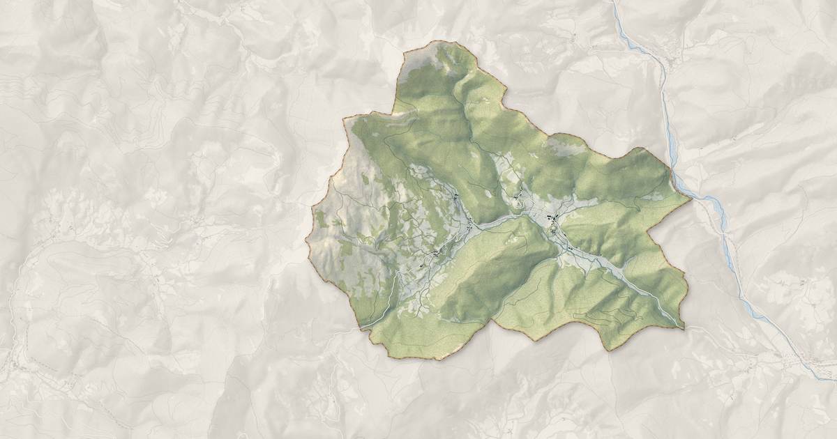 Portrait cartographique de Montbrand : relief, eau, forêts, bâti et voies, calculés à partir des données de l'IGN