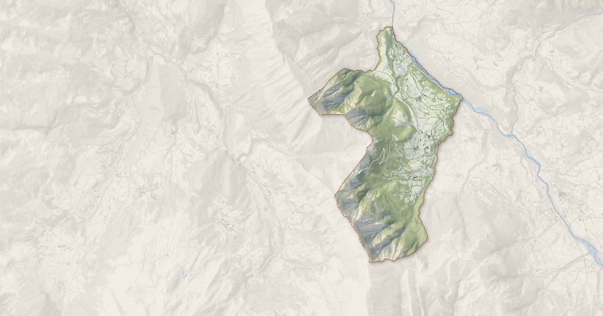 Portrait cartographique de Le Noyer : relief, eau, forêts, bâti et voies, calculés à partir des données de l'IGN