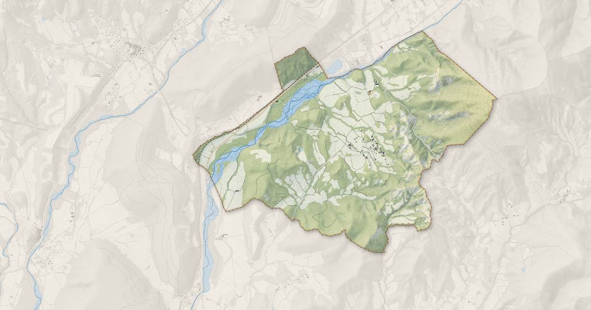 Portrait cartographique de Oze : relief, eau, forêts, bâti et voies, calculés à partir des données de l'IGN