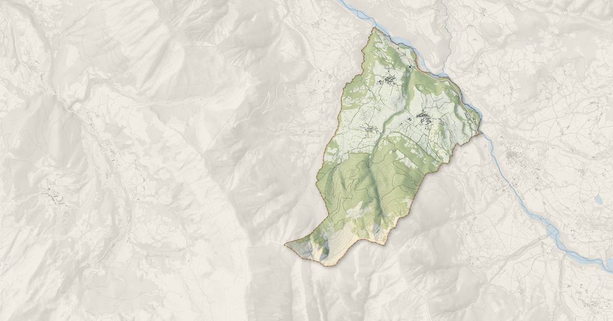 Portrait cartographique de Poligny : relief, eau, forêts, bâti et voies, calculés à partir des données de l'IGN
