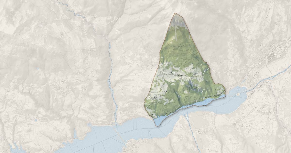 Portrait cartographique de Puy-Sanières : relief, eau, forêts, bâti et voies, calculés à partir des données de l'IGN