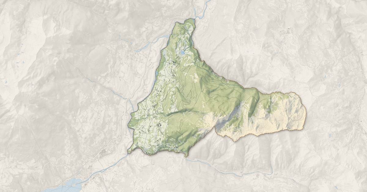 Portrait cartographique de Saint-André-d'Embrun : relief, eau, forêts, bâti et voies, calculés à partir des données de l'IGN