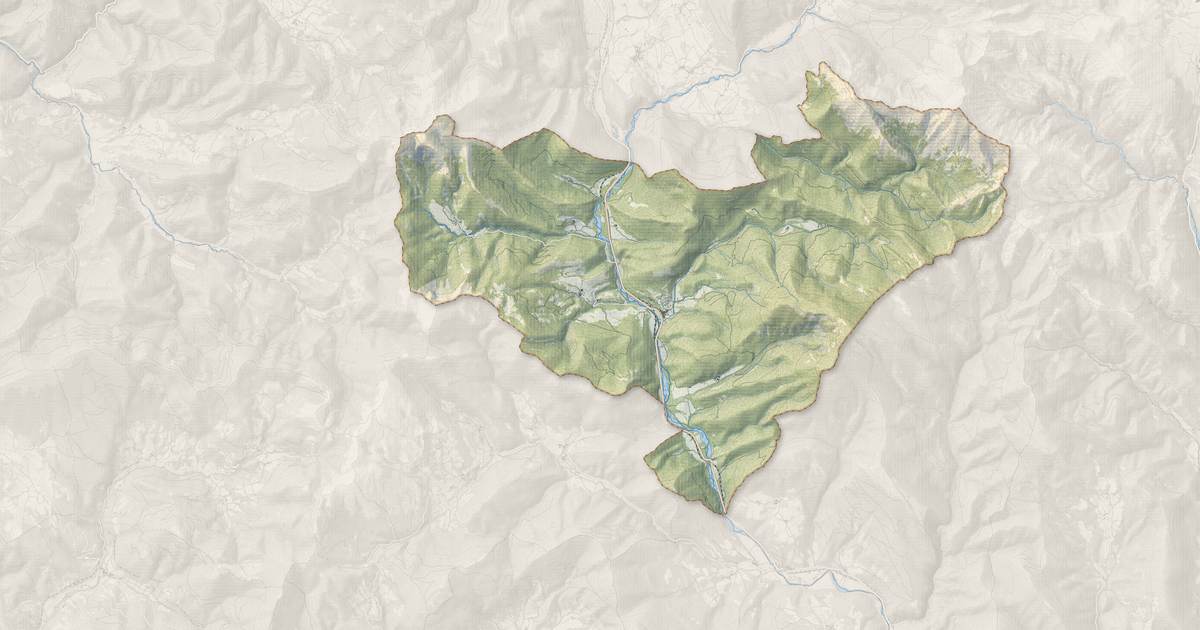 Portrait cartographique de Saint-Julien-en-Beauchêne : relief, eau, forêts, bâti et voies, calculés à partir des données de l'IGN