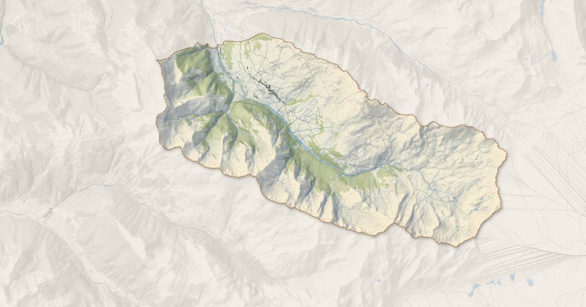 Portrait cartographique de Saint-Véran : relief, eau, forêts, bâti et voies, calculés à partir des données de l'IGN