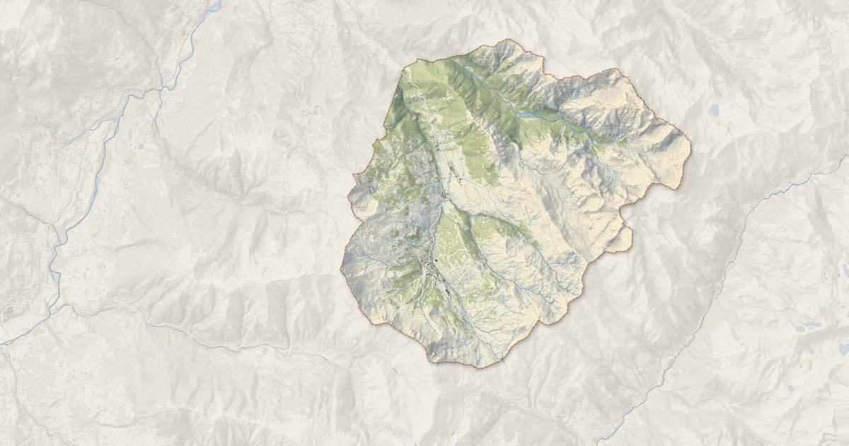 Portrait cartographique de Vars : relief, eau, forêts, bâti et voies, calculés à partir des données de l'IGN