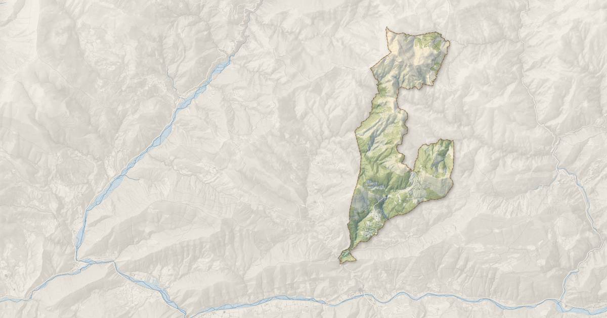 Portrait cartographique de Auvare : relief, eau, forêts, bâti et voies, calculés à partir des données de l'IGN