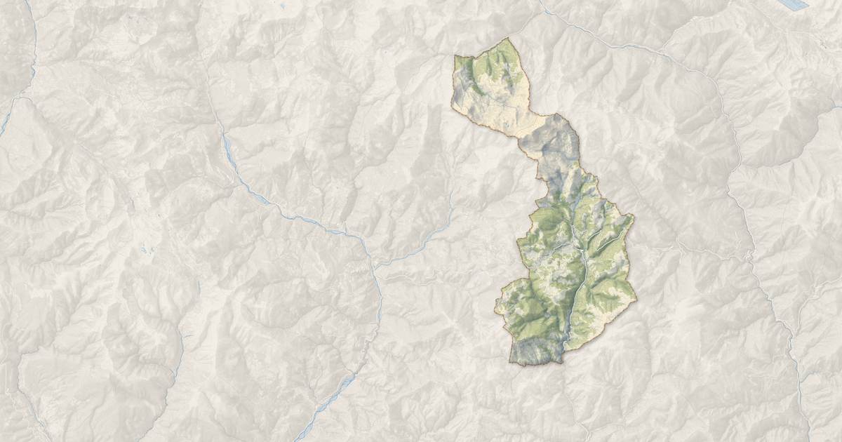 Portrait cartographique de Beuil : relief, eau, forêts, bâti et voies, calculés à partir des données de l'IGN