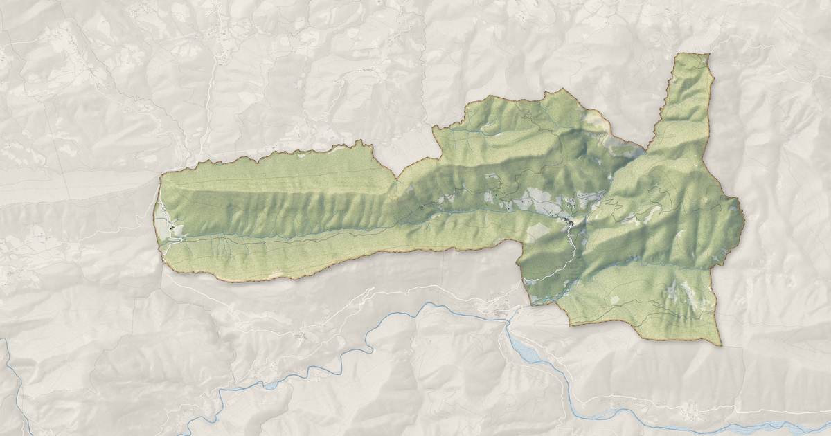 Portrait cartographique de Cuébris : relief, eau, forêts, bâti et voies, calculés à partir des données de l'IGN