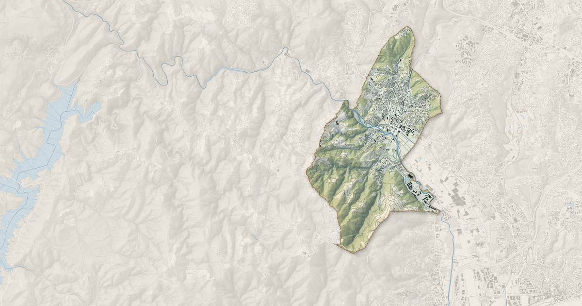 Portrait cartographique de Pégomas : relief, eau, forêts, bâti et voies, calculés à partir des données de l'IGN