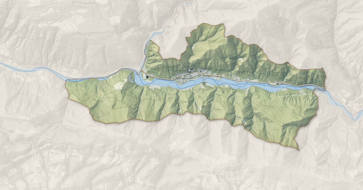 Portrait cartographique de Touët-sur-Var : relief, eau, forêts, bâti et voies, calculés à partir des données de l'IGN