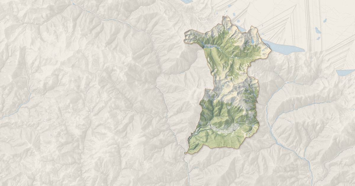 Portrait cartographique de Valdeblore : relief, eau, forêts, bâti et voies, calculés à partir des données de l'IGN