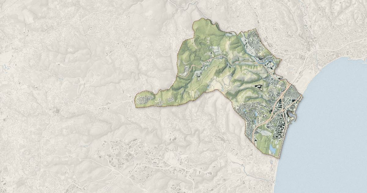 Portrait cartographique de Villeneuve-Loubet : relief, eau, forêts, bâti et voies, calculés à partir des données de l'IGN