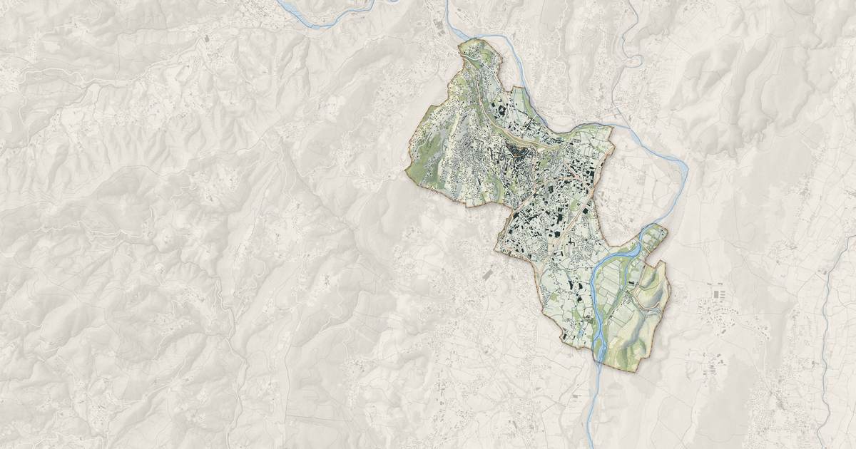 Portrait cartographique de Aubenas : relief, eau, forêts, bâti et voies, calculés à partir des données de l'IGN