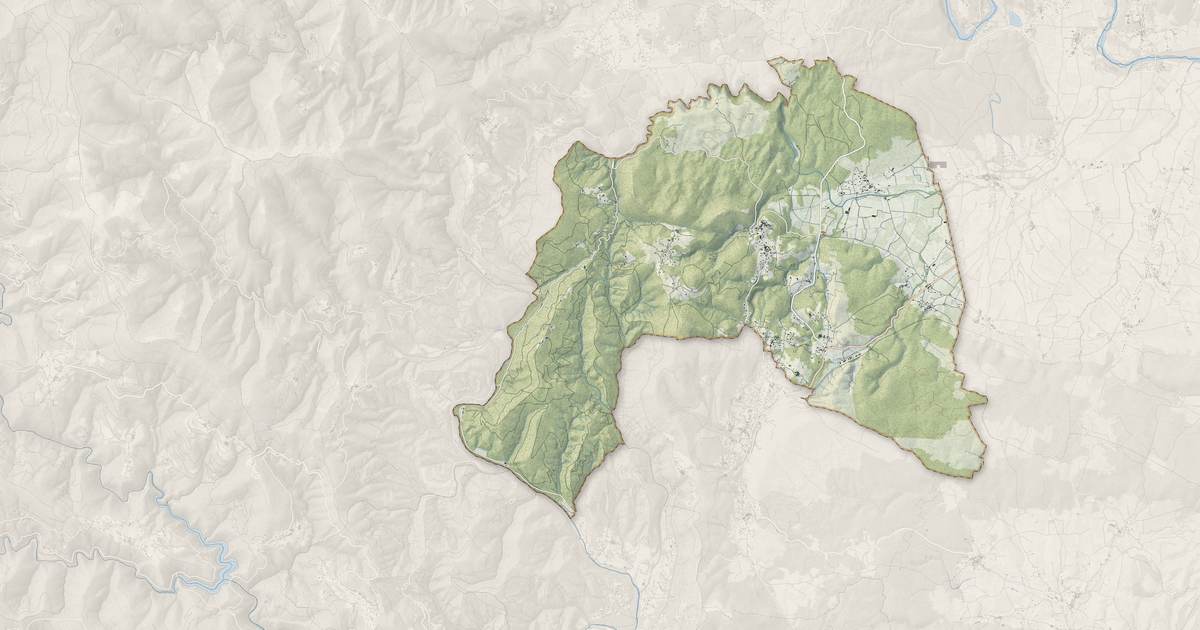 Portrait cartographique de Banne : relief, eau, forêts, bâti et voies, calculés à partir des données de l'IGN