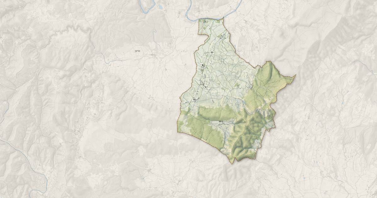 Portrait cartographique de Beaulieu : relief, eau, forêts, bâti et voies, calculés à partir des données de l'IGN