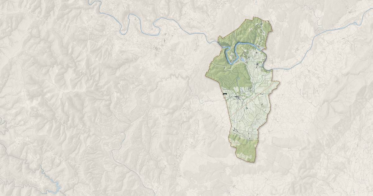 Portrait cartographique de Berrias-et-Casteljau : relief, eau, forêts, bâti et voies, calculés à partir des données de l'IGN