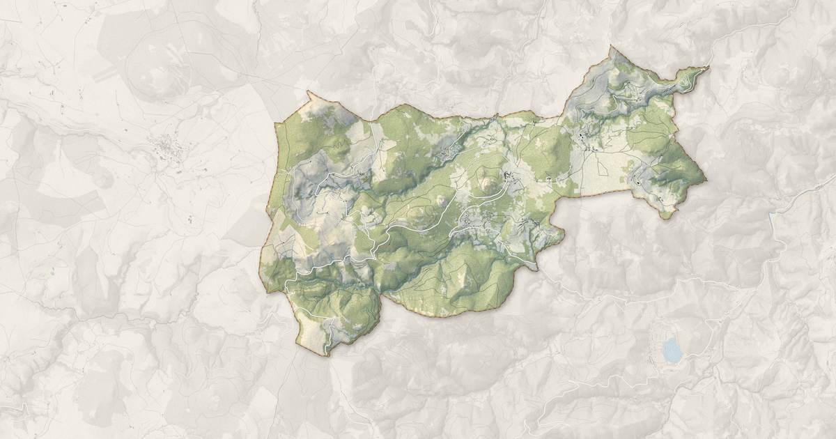 Portrait cartographique de Borée : relief, eau, forêts, bâti et voies, calculés à partir des données de l'IGN