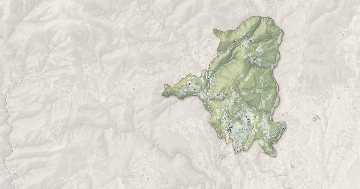 Portrait cartographique de Chassiers : relief, eau, forêts, bâti et voies, calculés à partir des données de l'IGN