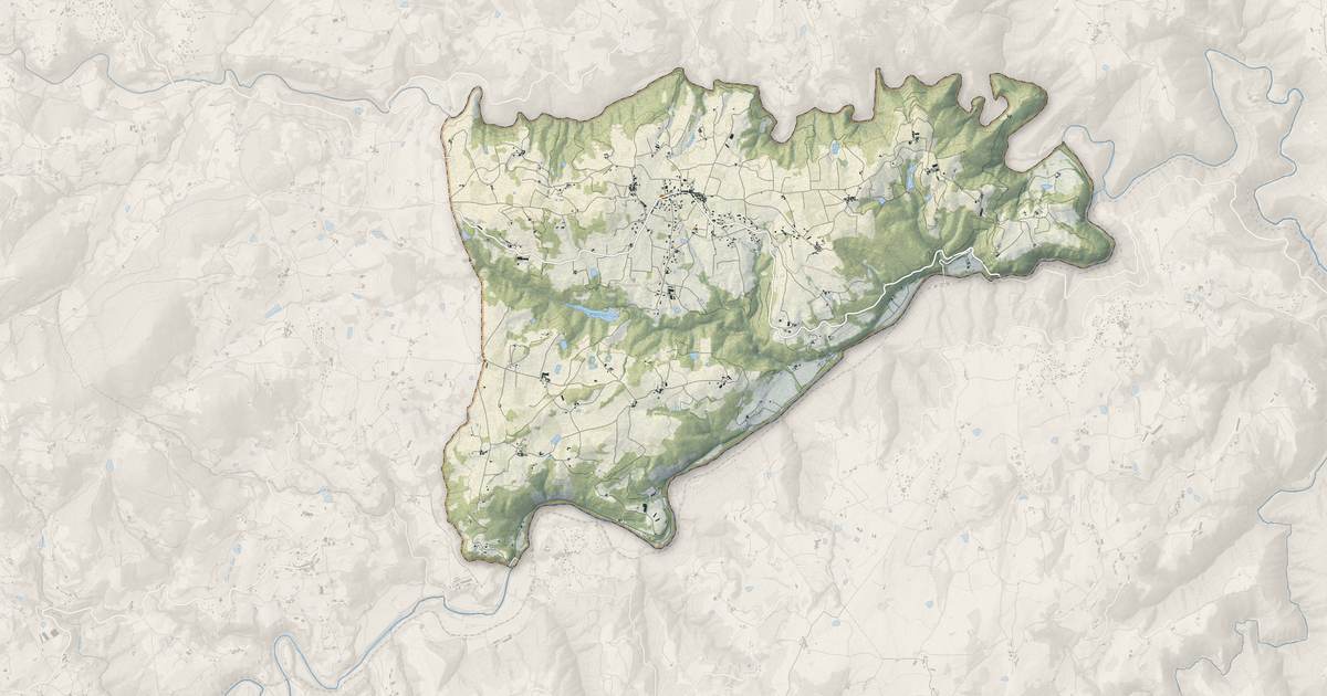 Portrait cartographique de Colombier-le-Vieux : relief, eau, forêts, bâti et voies, calculés à partir des données de l'IGN